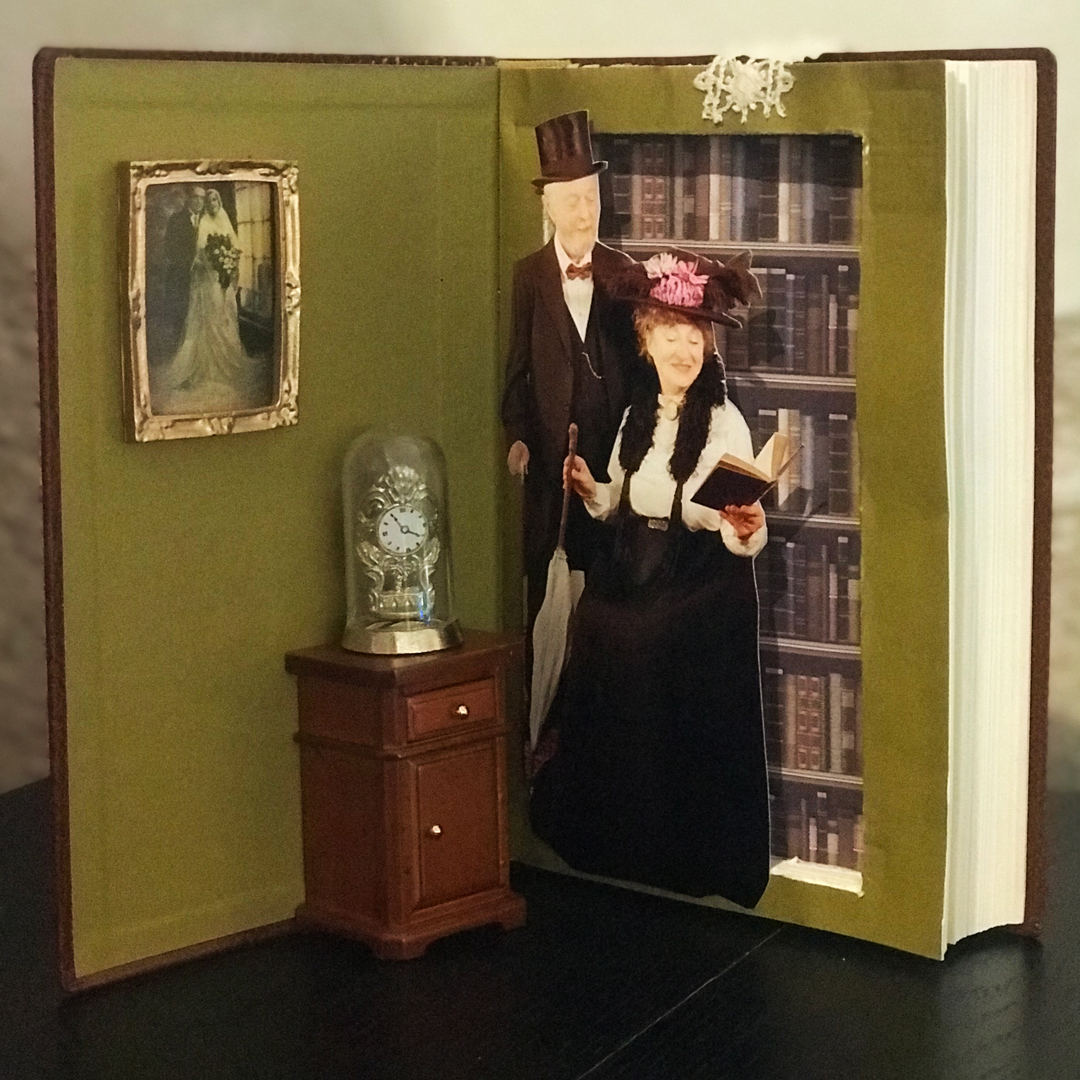 Framing-glass-book-old-1900-wedding retro wedding anniversary photo frame